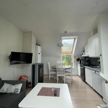 Moderne Med Badstue Og Havutsikt Kleppstad