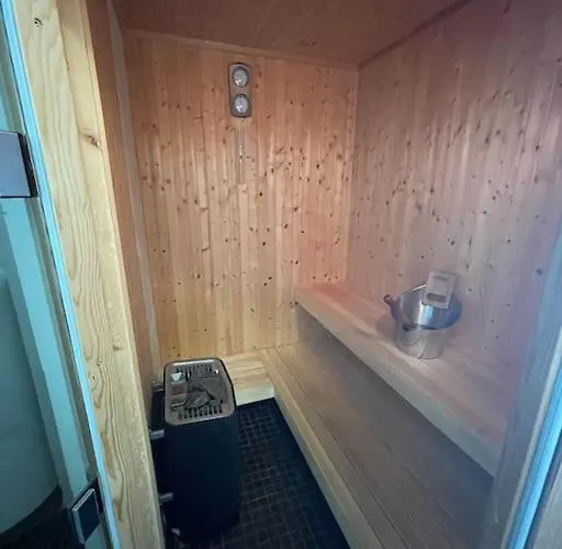 Moderne Med Badstue Og Havutsikt Lägenhet Kleppstad