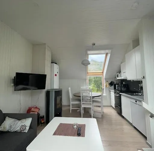 Moderne Med Badstue Og Havutsikt Kleppstad